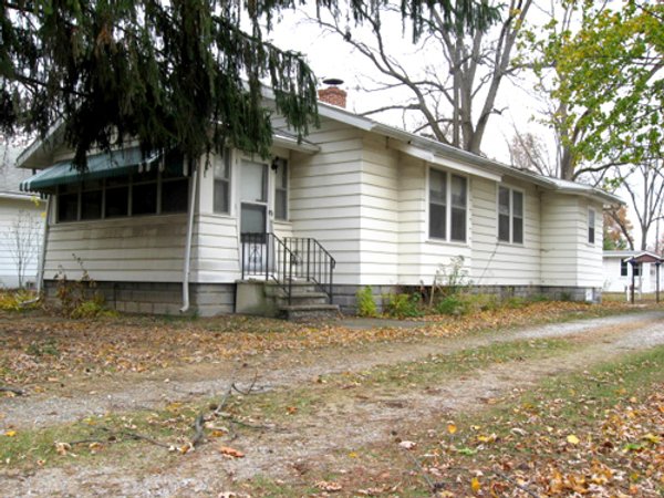 2 Bedroom, 2 Bath, 2 Kitchen Home